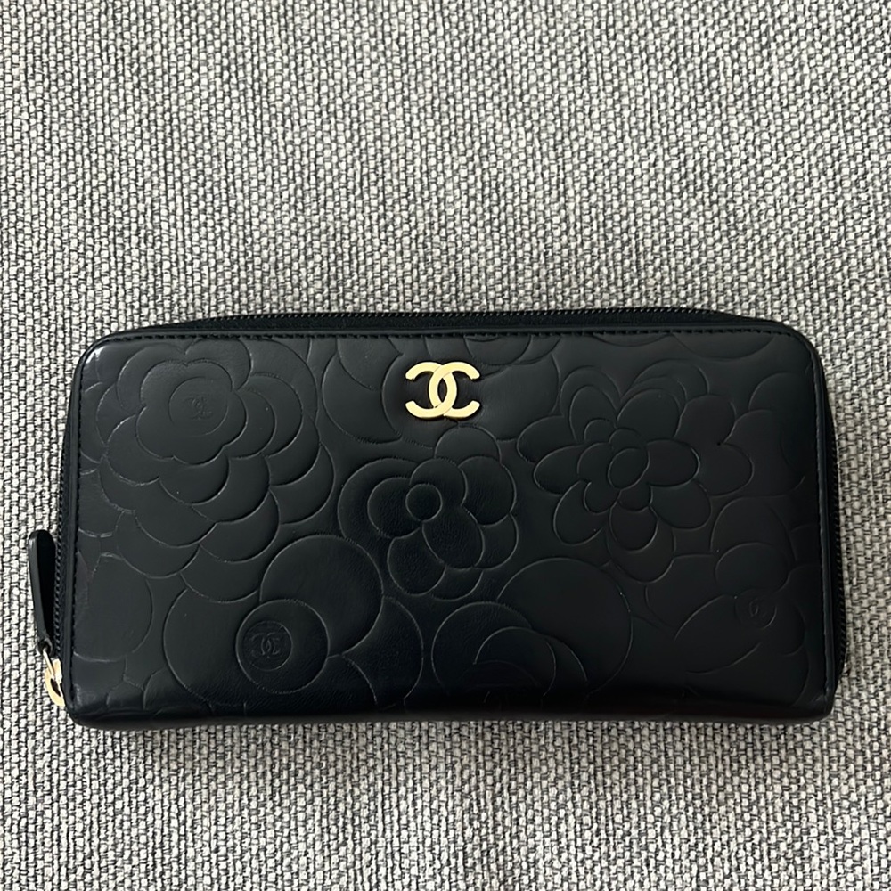 CHANEL Camellia Long Zippy Wallet